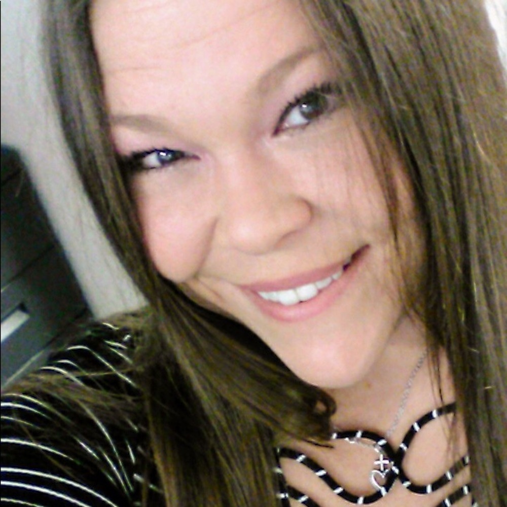 Meet your Posher, Ashley